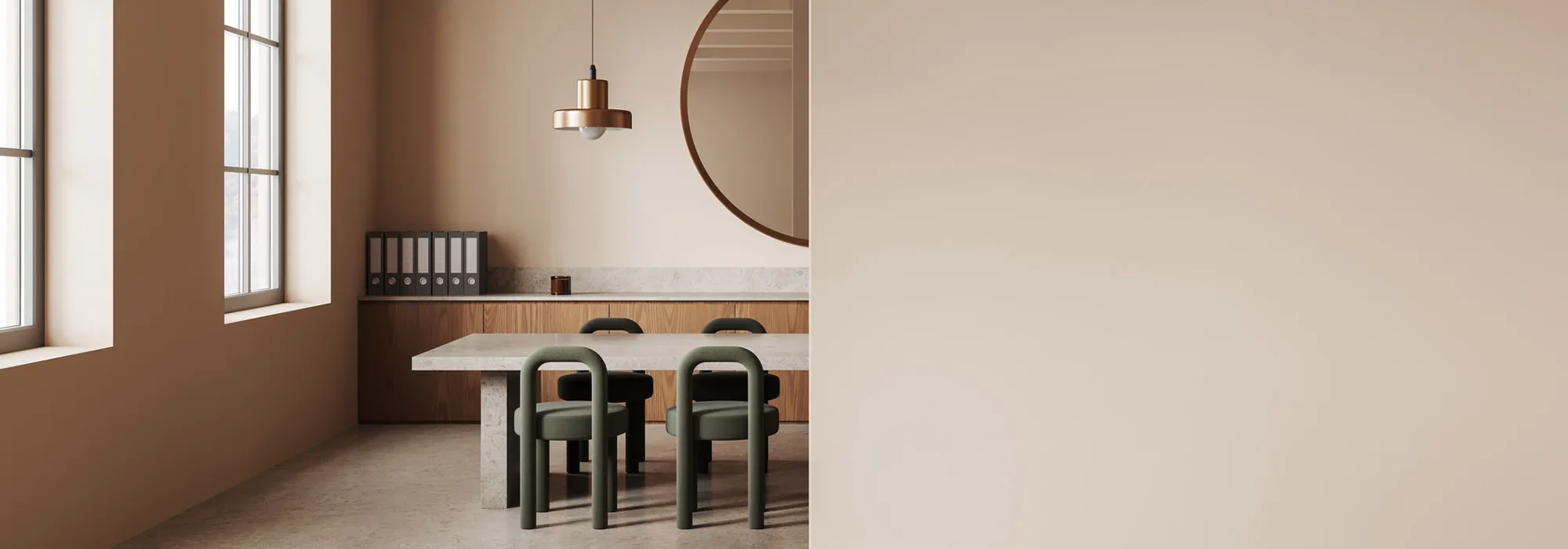 Meeting room moderna con tavolo in pietra, sedute ergonomiche e pareti neutre in ambiente luminoso e minimalista